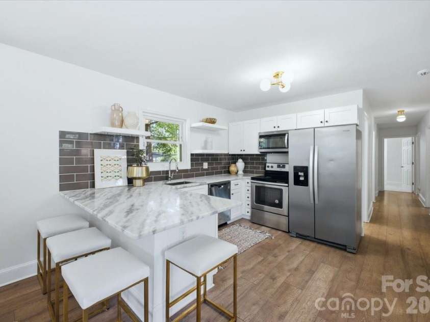 1815 Haines Street, Charlotte, NC 28216.  MLS# CAR4383212, YatesRealty ID 29581. 
