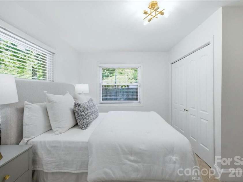 1815 Haines Street, Charlotte, NC 28216.  MLS# CAR4383212, YatesRealty ID 29581. 