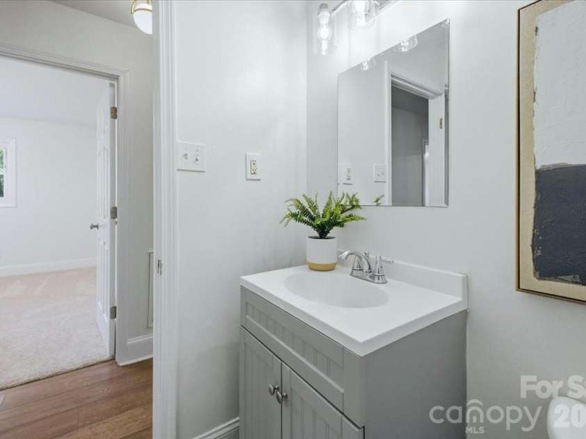 1815 Haines Street, Charlotte, NC 28216.  MLS# CAR4383212, YatesRealty ID 29581. 