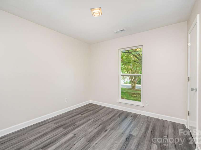 9122 Nathaniel Russell Lane, Charlotte, NC 28227.  MLS# CAR4275490, YatesRealty ID 29581. 