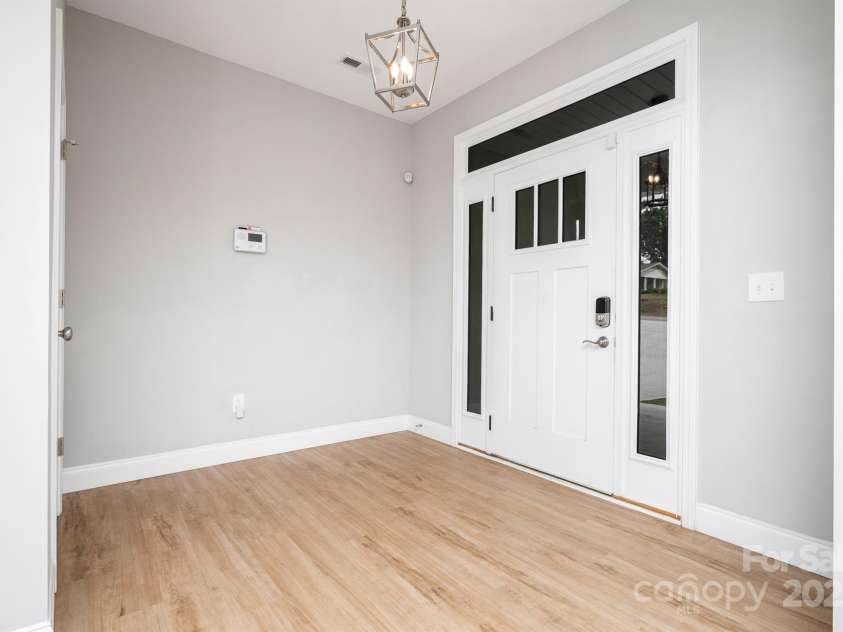 100 Holly Drive, Duncan, SC 29334.  MLS# CAR4299631, YatesRealty ID 29583. 