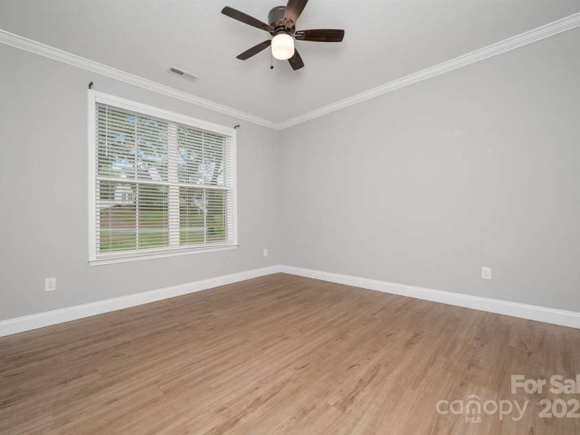 100 Holly Drive, Duncan, SC 29334.  MLS# CAR4299631, YatesRealty ID 29583. 