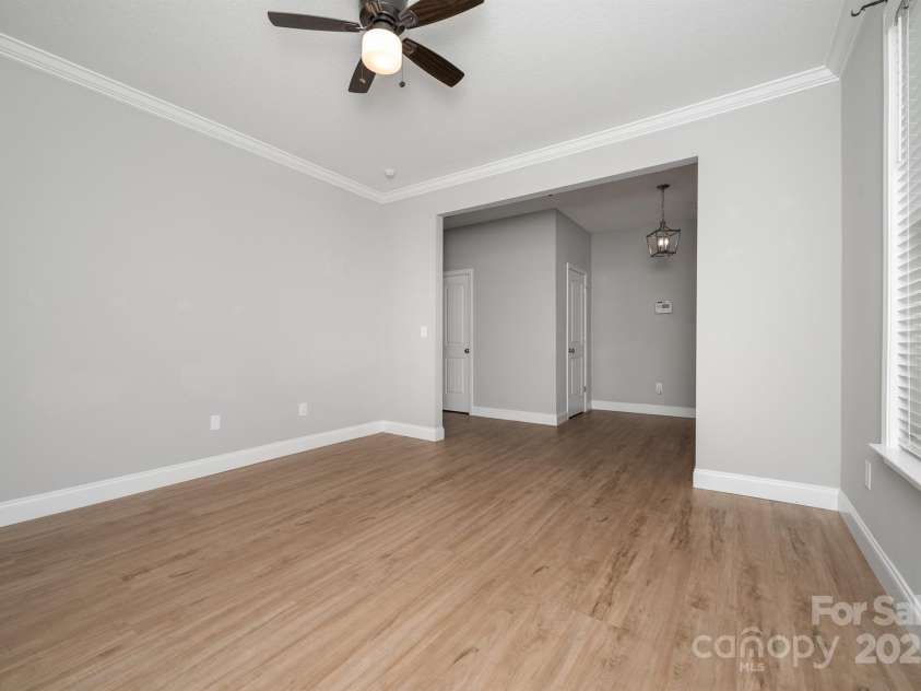 100 Holly Drive, Duncan, SC 29334.  MLS# CAR4299631, YatesRealty ID 29583. 