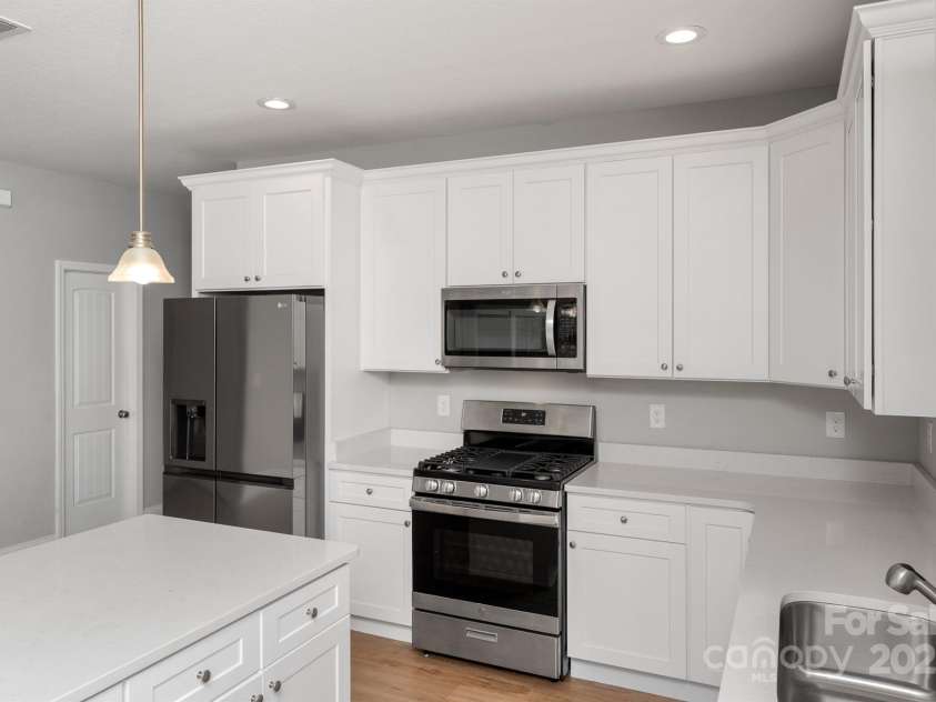 100 Holly Drive, Duncan, SC 29334.  MLS# CAR4299631, YatesRealty ID 29583. 