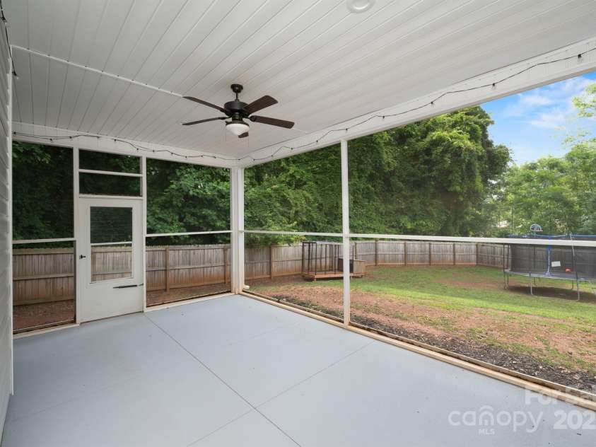 100 Holly Drive, Duncan, SC 29334.  MLS# CAR4299631, YatesRealty ID 29583. 