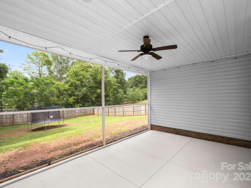 100 Holly Drive, Duncan, SC 29334.  MLS# CAR4299631, YatesRealty ID 29583. 