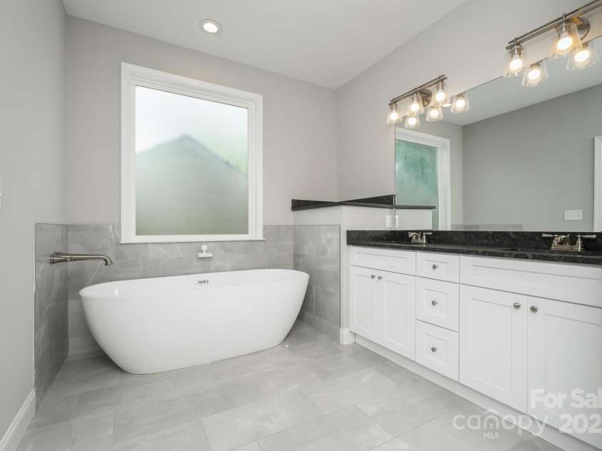 100 Holly Drive, Duncan, SC 29334.  MLS# CAR4299631, YatesRealty ID 29583. 