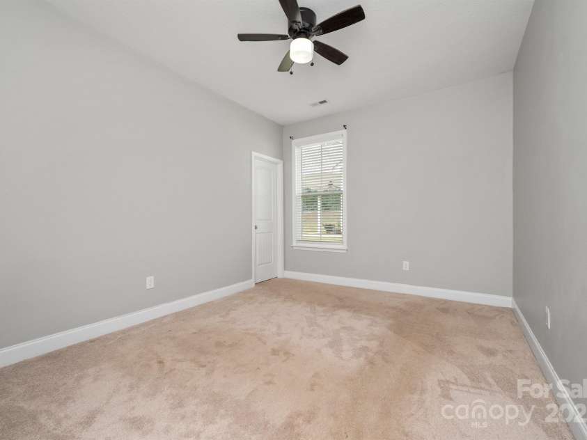 100 Holly Drive, Duncan, SC 29334.  MLS# CAR4299631, YatesRealty ID 29583. 
