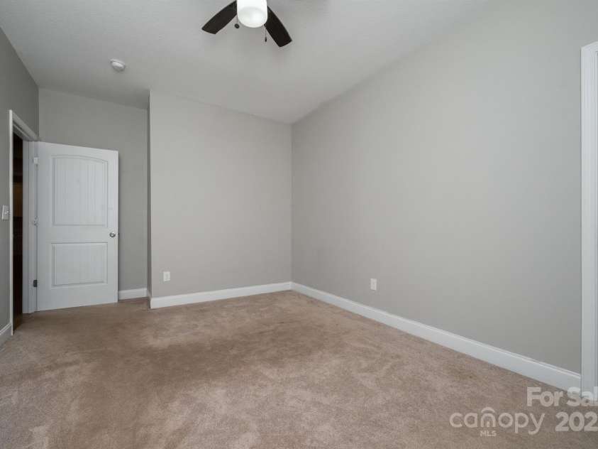 100 Holly Drive, Duncan, SC 29334.  MLS# CAR4299631, YatesRealty ID 29583. 