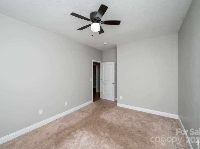 100 Holly Drive, Duncan, SC 29334.  MLS# CAR4299631, YatesRealty ID 29583. 