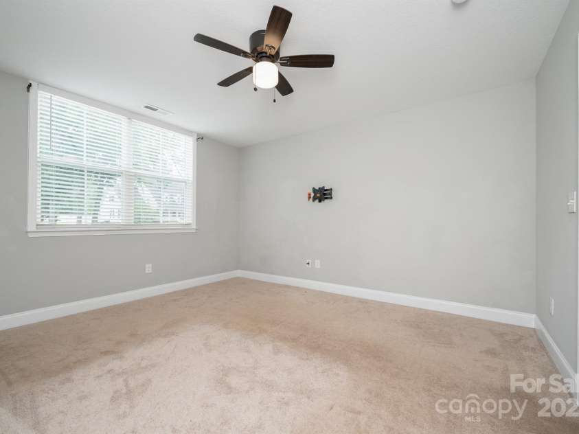 100 Holly Drive, Duncan, SC 29334.  MLS# CAR4299631, YatesRealty ID 29583. 