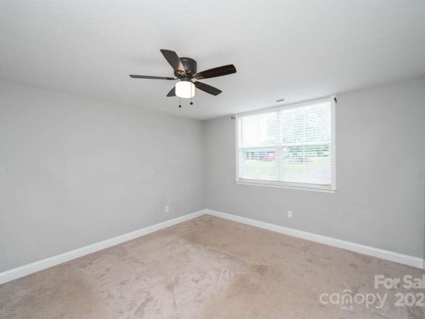 100 Holly Drive, Duncan, SC 29334.  MLS# CAR4299631, YatesRealty ID 29583. 