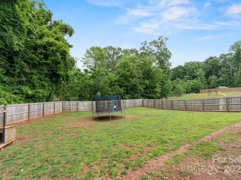 100 Holly Drive, Duncan, SC 29334.  MLS# CAR4299631, YatesRealty ID 29583. 