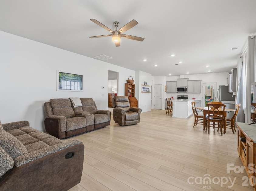2368 Trollinger Drive, Catawba, NC 28609.  MLS# CAR4387636, YatesRealty ID 29584. 