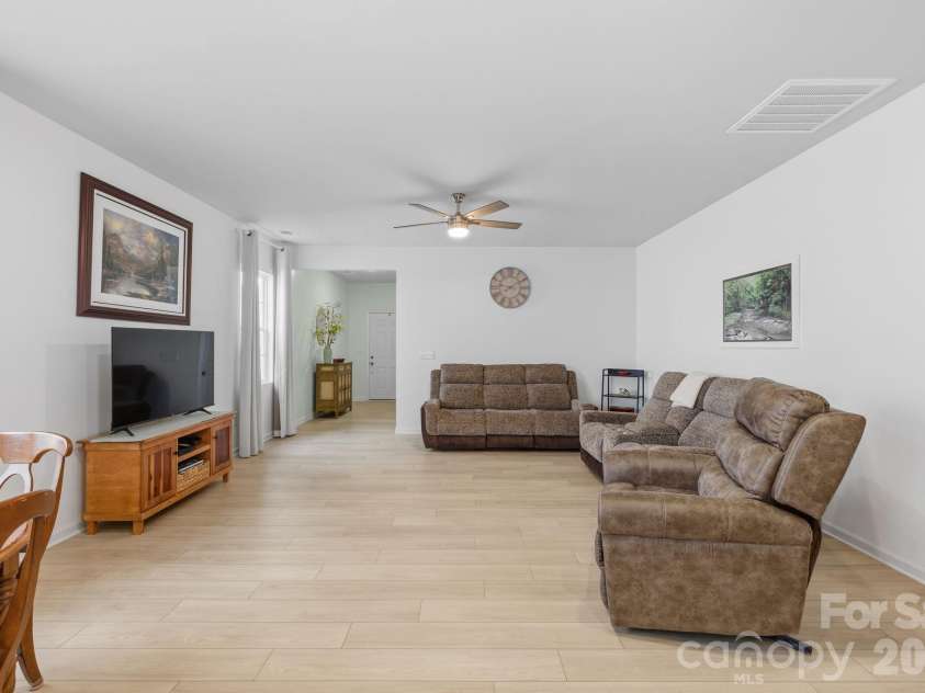 2368 Trollinger Drive, Catawba, NC 28609.  MLS# CAR4387636, YatesRealty ID 29584. 