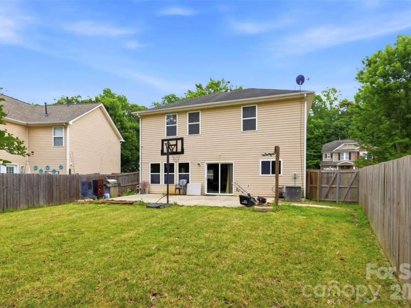 14021 Pinyon Pine Lane, Charlotte, NC 28215.  MLS# CAR4392749, YatesRealty ID 29585. Large Fenced Backyard