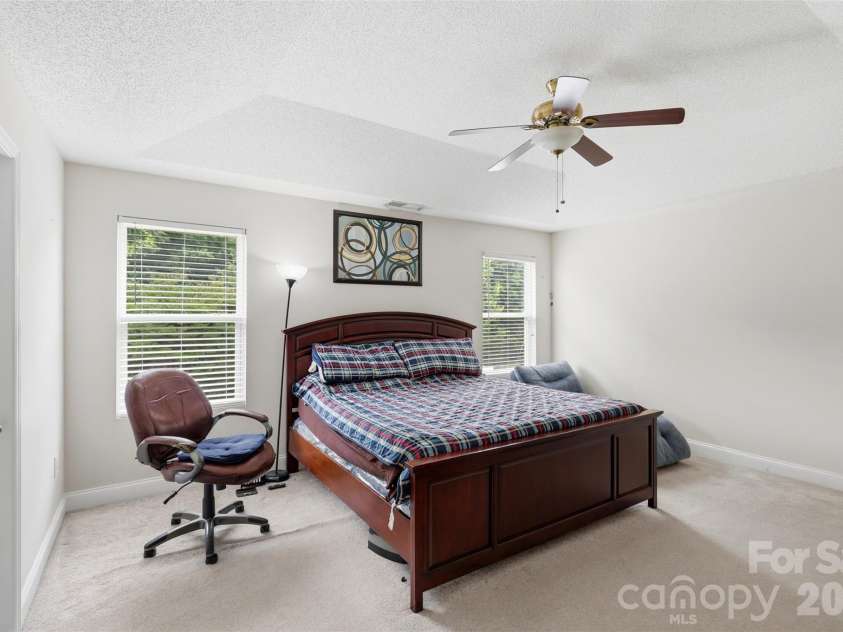 14021 Pinyon Pine Lane, Charlotte, NC 28215.  MLS# CAR4392749, YatesRealty ID 29585. Primary Bedroom