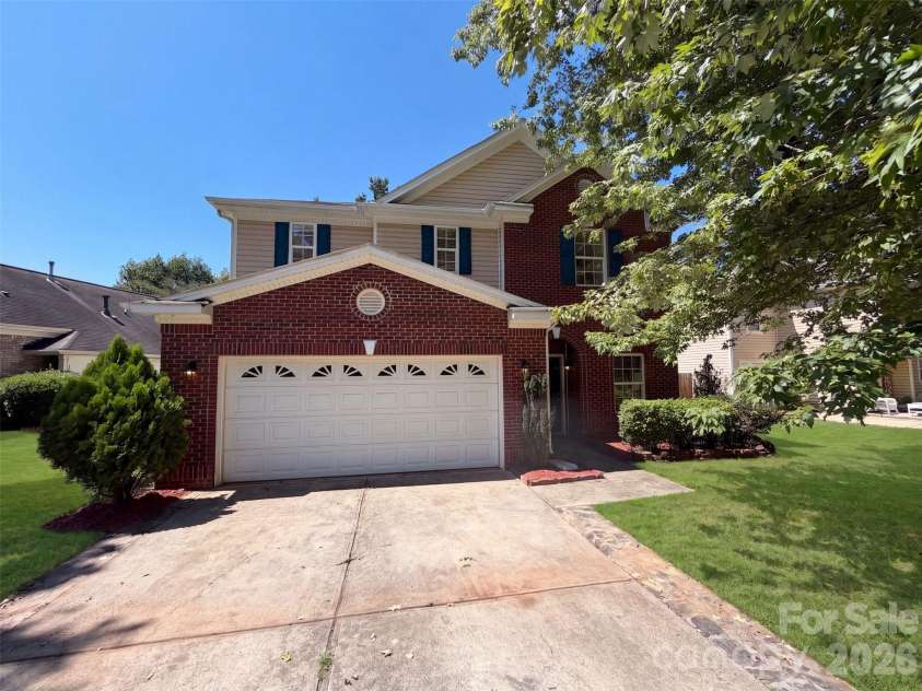 14021 Pinyon Pine Lane, Charlotte, NC 28215.  MLS# CAR4420081, YatesRealty ID 29585. 