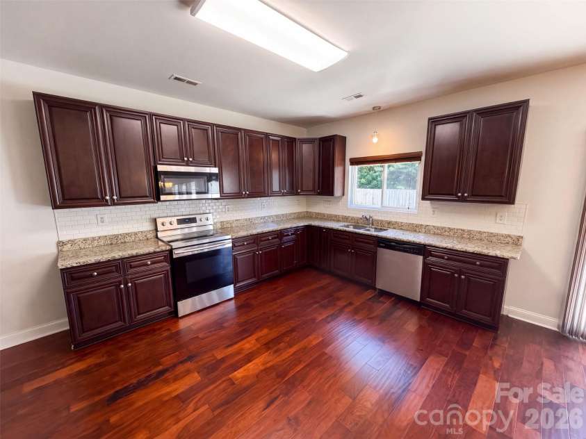 14021 Pinyon Pine Lane, Charlotte, NC 28215.  MLS# CAR4420081, YatesRealty ID 29585. 