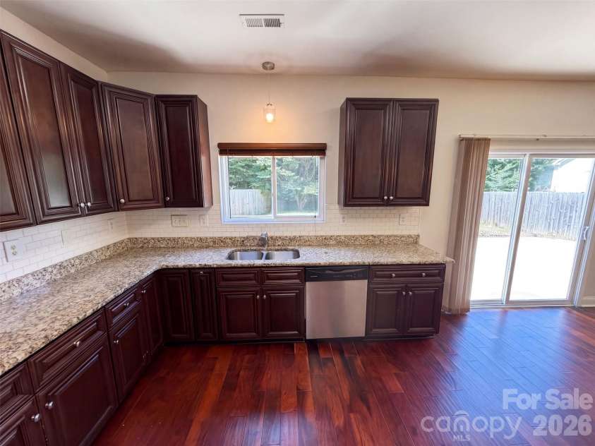 14021 Pinyon Pine Lane, Charlotte, NC 28215.  MLS# CAR4420081, YatesRealty ID 29585. 