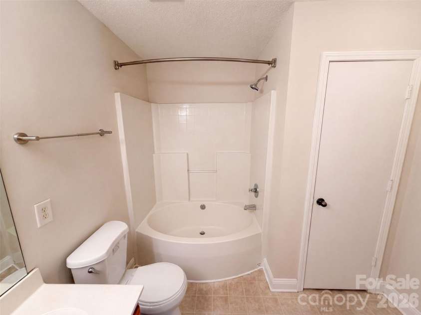 14021 Pinyon Pine Lane, Charlotte, NC 28215.  MLS# CAR4420081, YatesRealty ID 29585. 