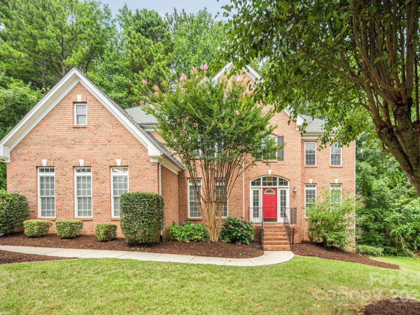 2747 Olympus Drive, Charlotte, NC 28214.  MLS# CAR4281959, YatesRealty ID 29585. 