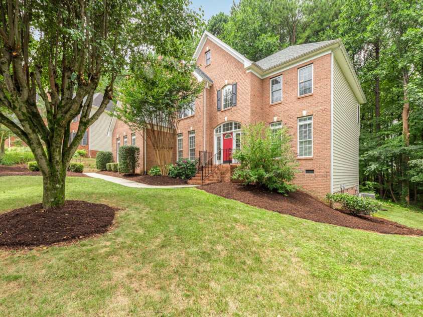 2747 Olympus Drive, Charlotte, NC 28214.  MLS# CAR4281959, YatesRealty ID 29585. 