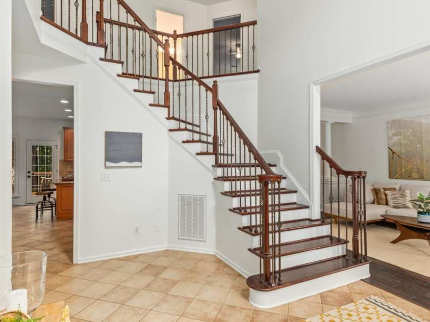 2747 Olympus Drive, Charlotte, NC 28214.  MLS# CAR4281959, YatesRealty ID 29585. 