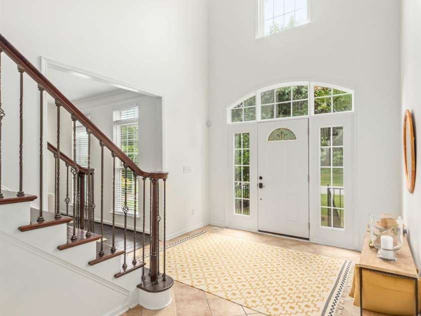 2747 Olympus Drive, Charlotte, NC 28214.  MLS# CAR4281959, YatesRealty ID 29585. 