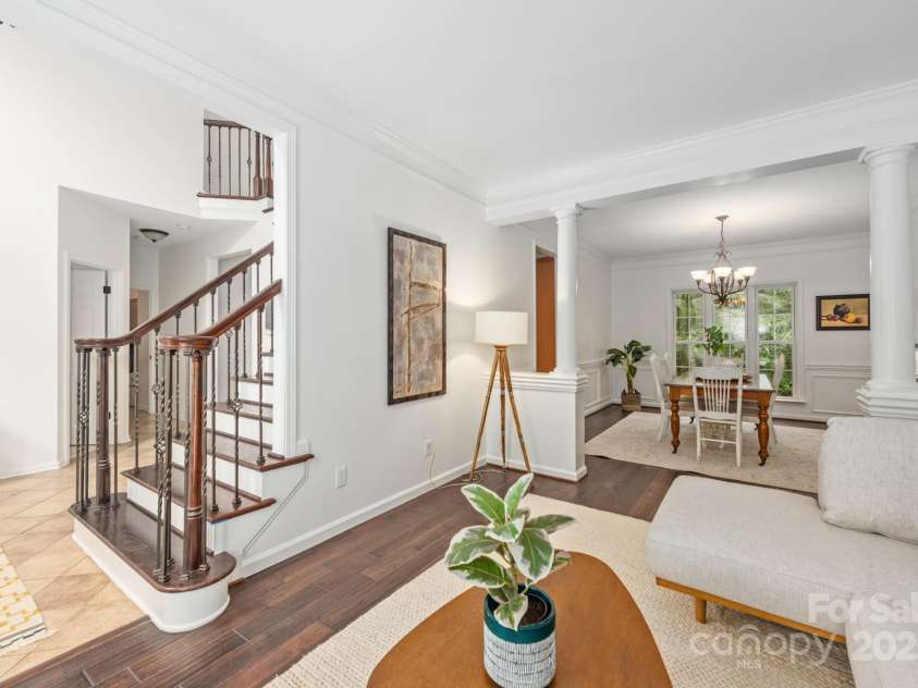 2747 Olympus Drive, Charlotte, NC 28214.  MLS# CAR4281959, YatesRealty ID 29585. 