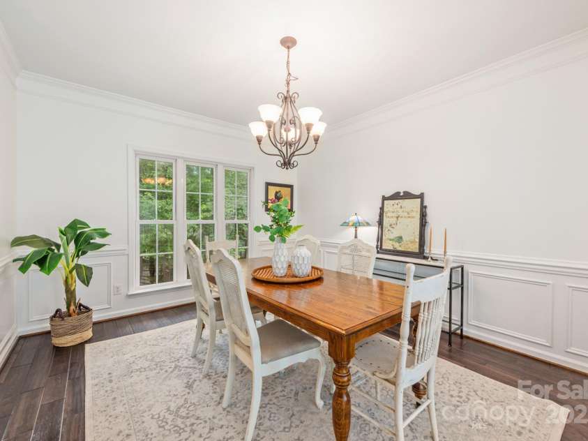 2747 Olympus Drive, Charlotte, NC 28214.  MLS# CAR4281959, YatesRealty ID 29585. 