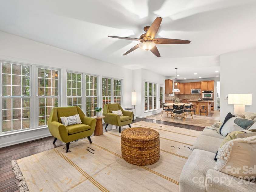 2747 Olympus Drive, Charlotte, NC 28214.  MLS# CAR4281959, YatesRealty ID 29585. 