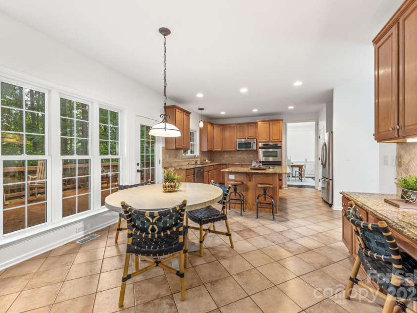 2747 Olympus Drive, Charlotte, NC 28214.  MLS# CAR4281959, YatesRealty ID 29585. 