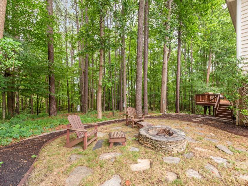 2747 Olympus Drive, Charlotte, NC 28214.  MLS# CAR4281959, YatesRealty ID 29585. 