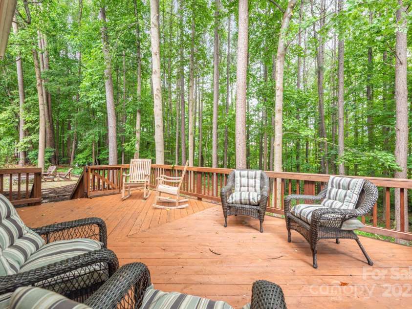 2747 Olympus Drive, Charlotte, NC 28214.  MLS# CAR4281959, YatesRealty ID 29585. 