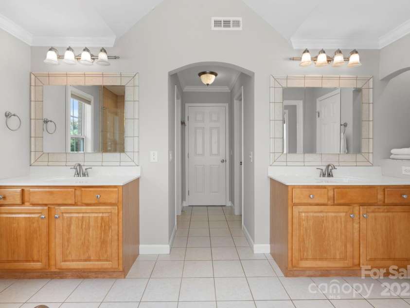 1221 Willow Creek Drive, Newton, NC 28658.  MLS# CAR4281770, YatesRealty ID 29586. 