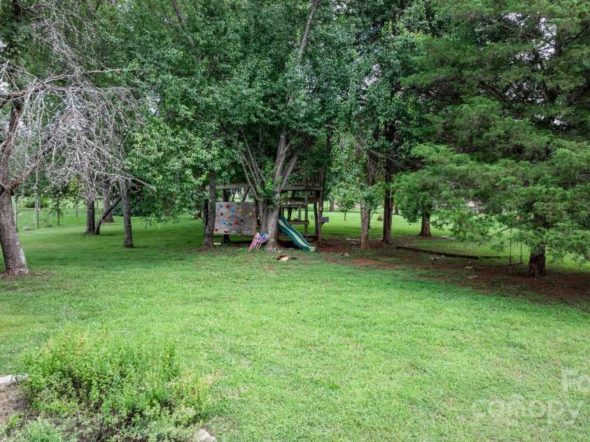 1221 Willow Creek Drive, Newton, NC 28658.  MLS# CAR4281770, YatesRealty ID 29586. 