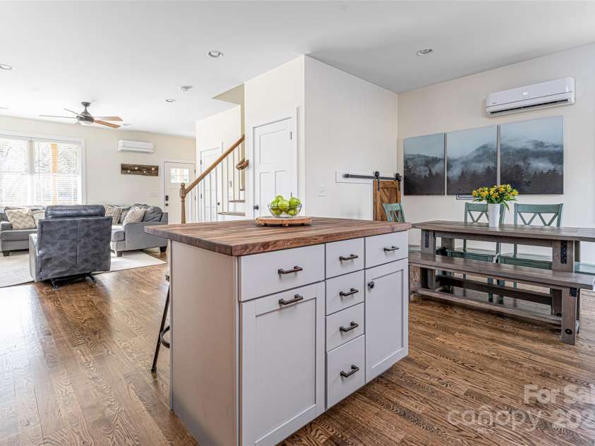 704 Azalea Avenue, Black Mountain, NC 28711.  MLS# CAR4283661, YatesRealty ID 29588. Modern open layout