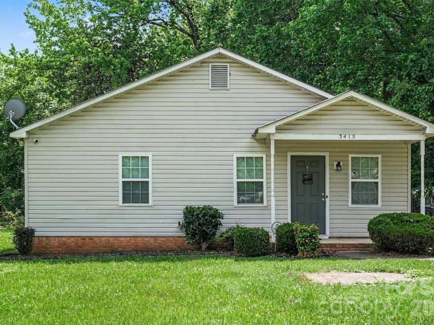 3415 Kentucky Avenue, Charlotte, NC 28216.  MLS# CAR4378920, YatesRealty ID 29589. 