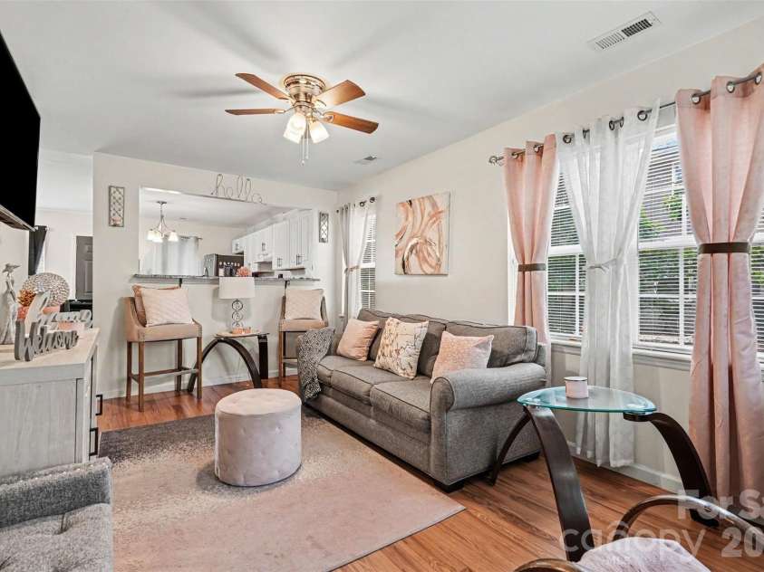 3415 Kentucky Avenue, Charlotte, NC 28216.  MLS# CAR4378920, YatesRealty ID 29589. 