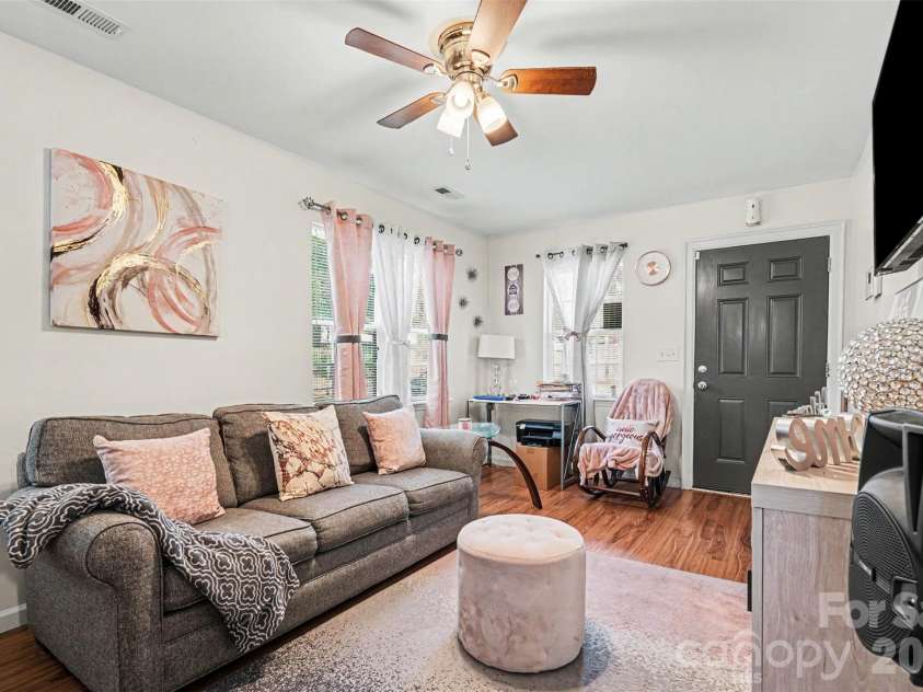 3415 Kentucky Avenue, Charlotte, NC 28216.  MLS# CAR4378920, YatesRealty ID 29589. 
