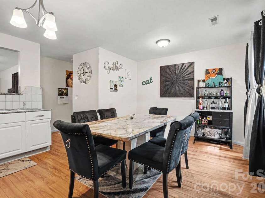 3415 Kentucky Avenue, Charlotte, NC 28216.  MLS# CAR4378920, YatesRealty ID 29589. 
