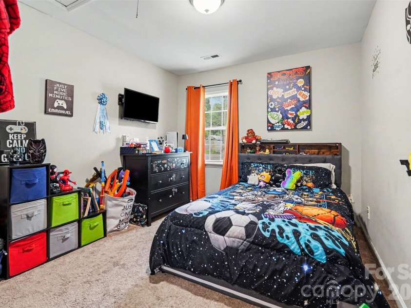 3415 Kentucky Avenue, Charlotte, NC 28216.  MLS# CAR4378920, YatesRealty ID 29589. 