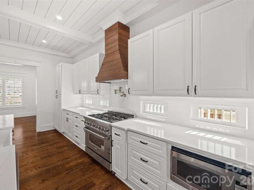 2336 Springdale Avenue, Charlotte, NC 28203.  MLS# CAR4394975, YatesRealty ID 2959. 