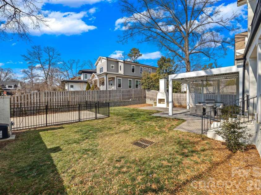 2336 Springdale Avenue, Charlotte, NC 28203.  MLS# CAR4394975, YatesRealty ID 2959. 