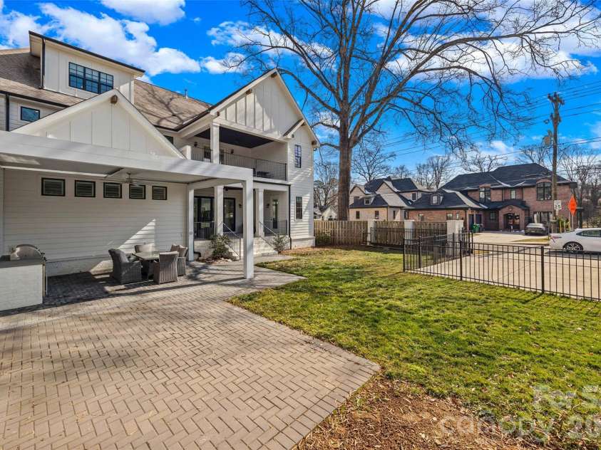 2336 Springdale Avenue, Charlotte, NC 28203.  MLS# CAR4394975, YatesRealty ID 2959. 
