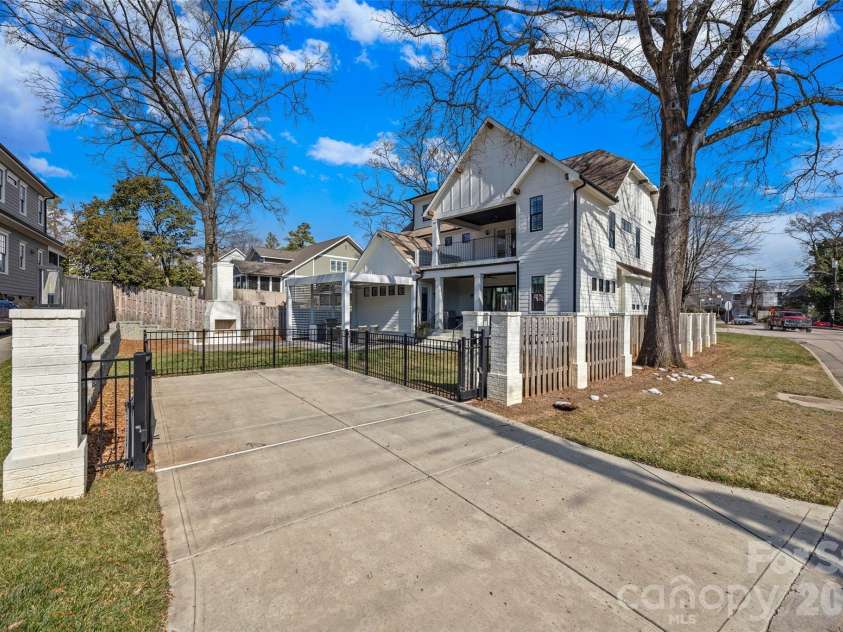 2336 Springdale Avenue, Charlotte, NC 28203.  MLS# CAR4394975, YatesRealty ID 2959. 