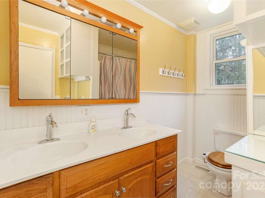 788 Old NC 280 Highway, Pisgah Forest, NC 28768.  MLS# CAR4283576, YatesRealty ID 29590. 