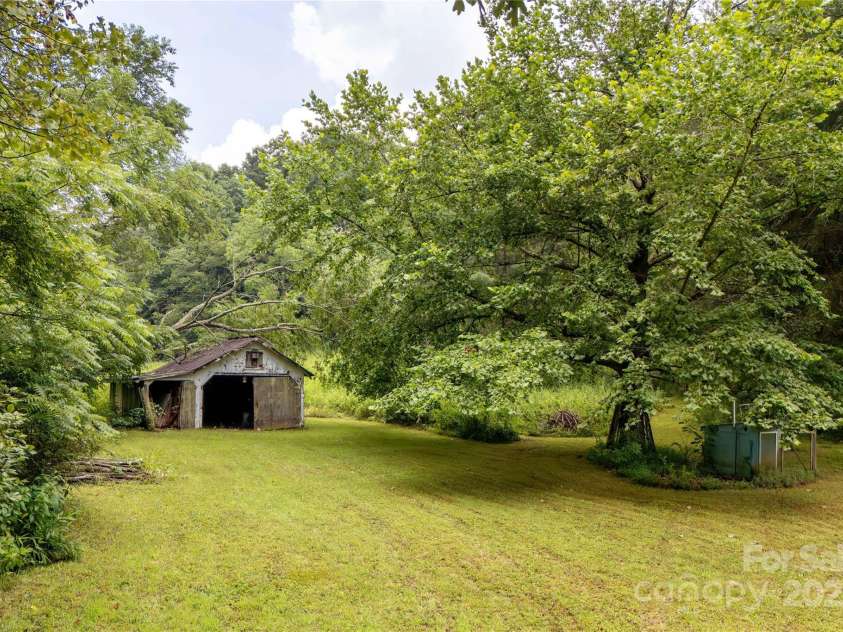788 Old NC 280 Highway, Pisgah Forest, NC 28768.  MLS# CAR4283576, YatesRealty ID 29590. 