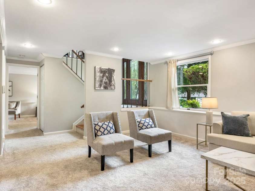 9324 Rainbow Forest Drive, Charlotte, NC 28277.  MLS# CAR4281251, YatesRealty ID 29591. Family Room